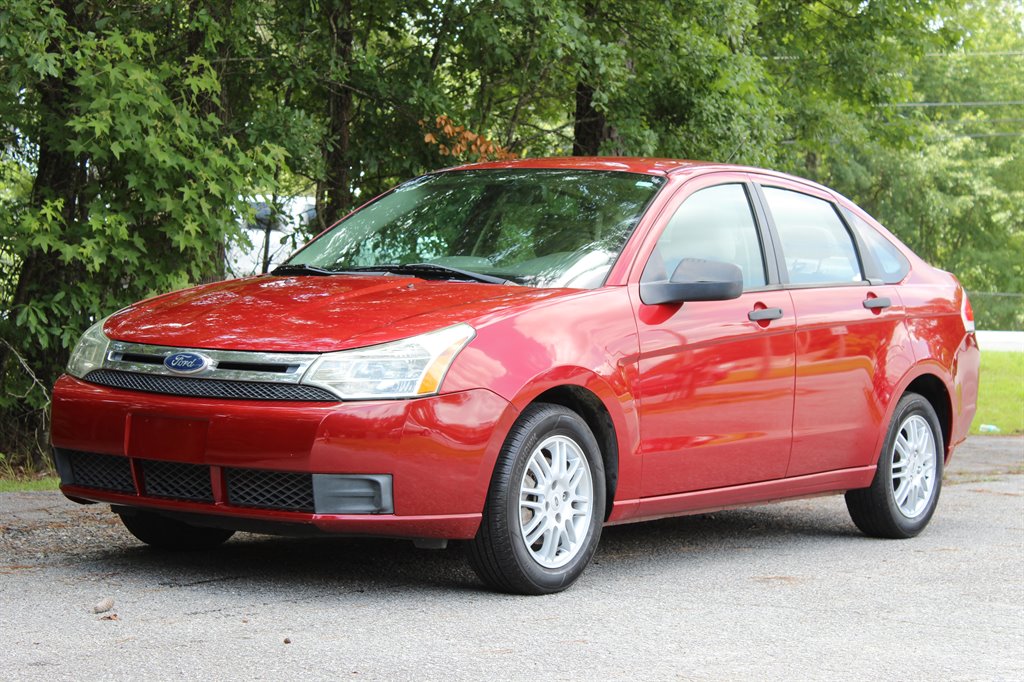 2010 Ford Focus SE's photo