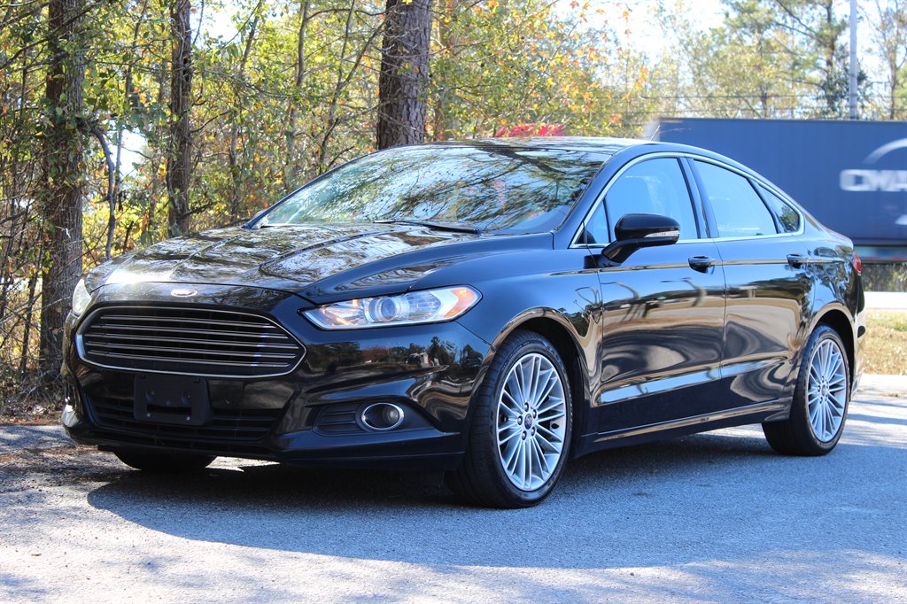 2016 Ford Fusion SE's photo