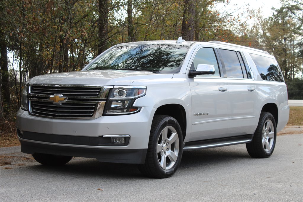 2018 Chevrolet Suburban Premier's photo