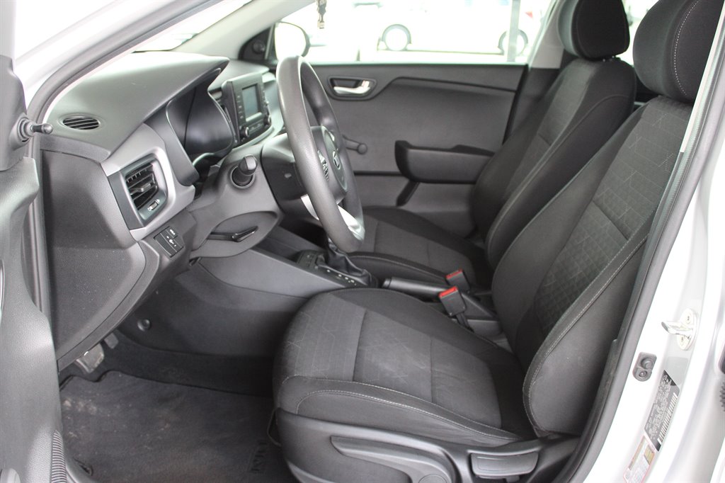 2018 Kia Rio 5-Door LX - Photo 7