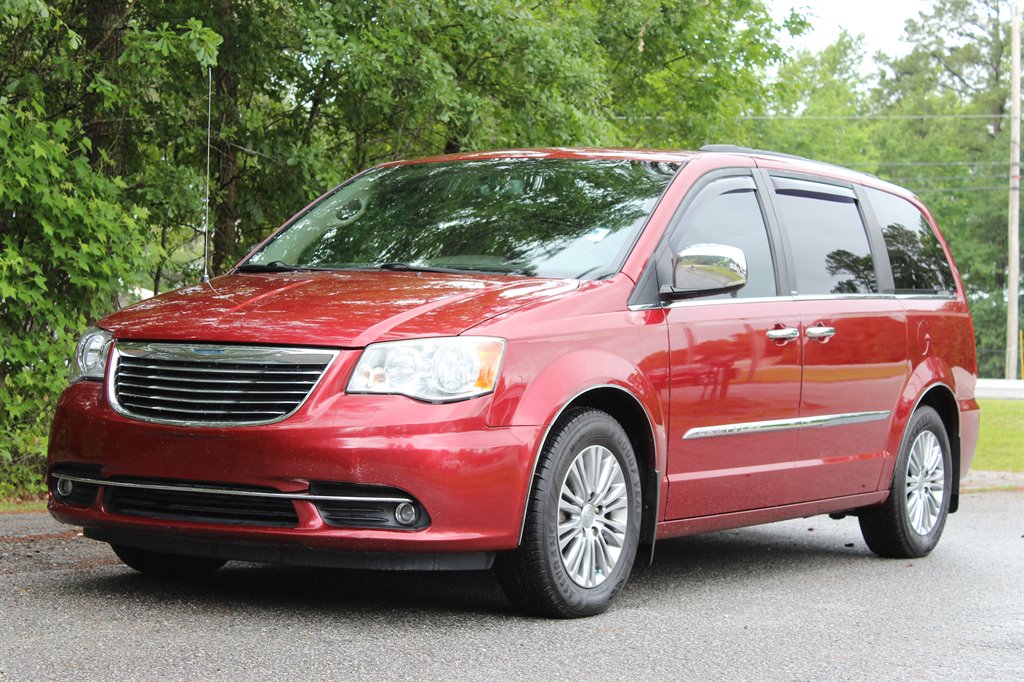 2013 Chrysler Town & Country Touring-L